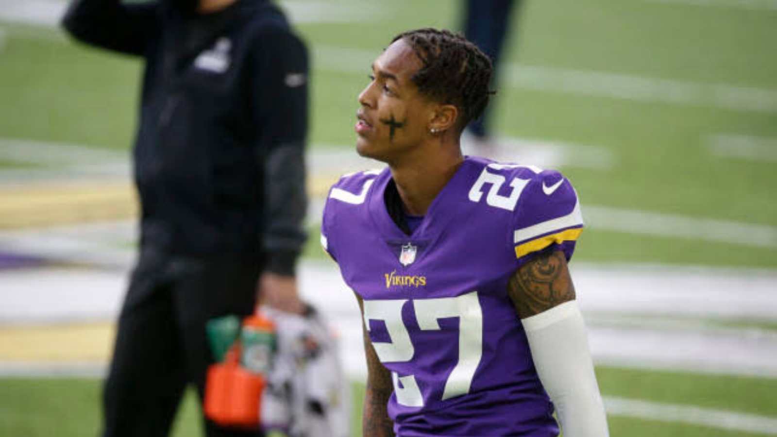 “RESPECT” – Twitter hails Vikings CB Cameron Dantzler as he honors his fallen teammate in the most special way