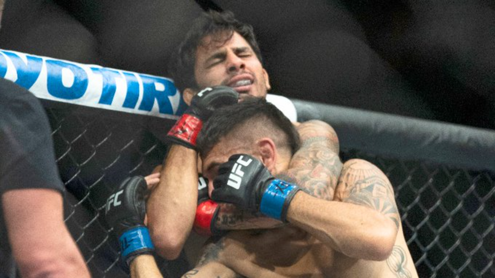 Alexandre Pantoja puts the entire flyweight division on notice with a quick submission win over Alex Perez at UFC 277