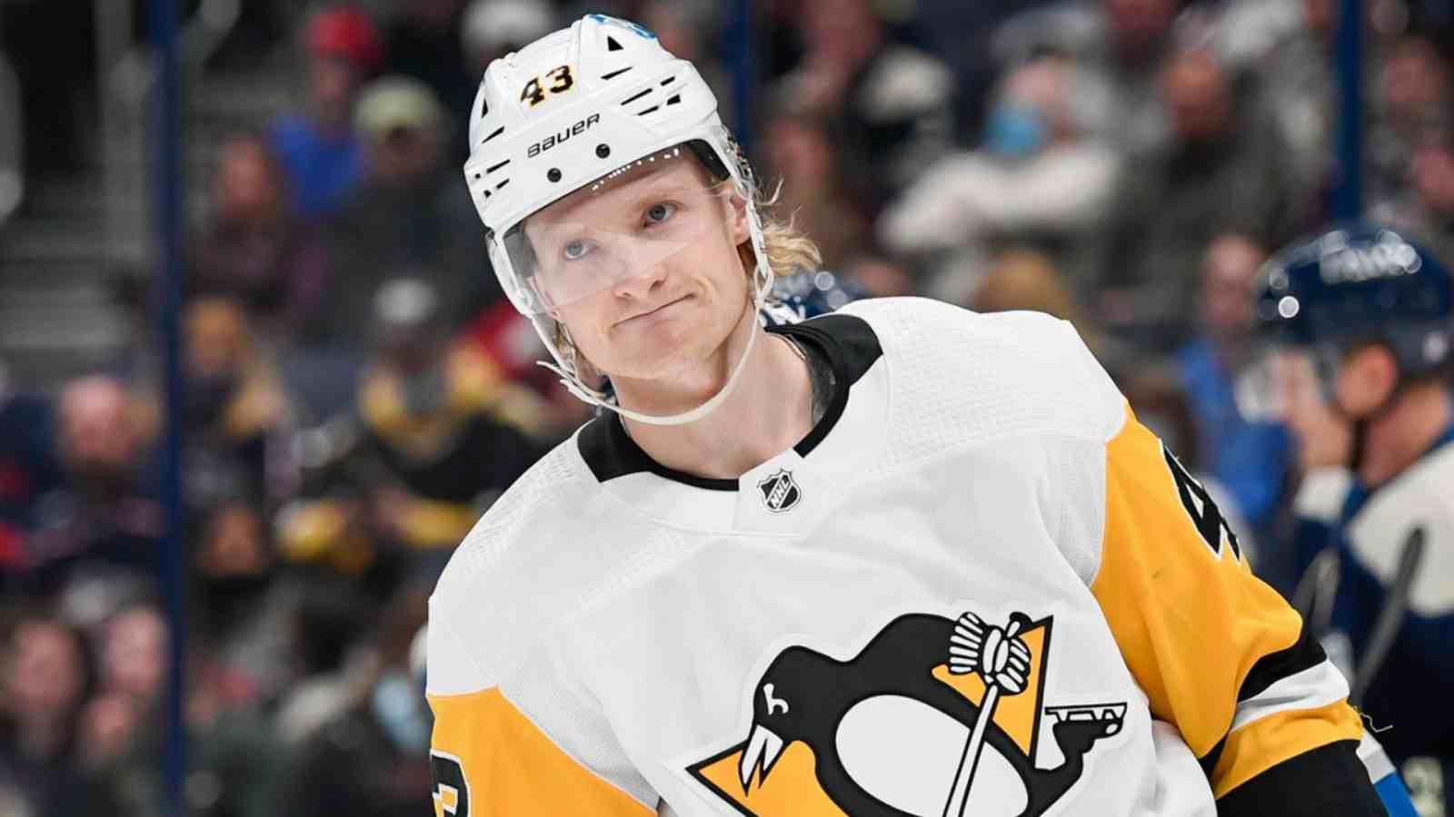 “Back in lineup” – Forward Danton Heinen officially back with Penguins after re-signing for 2022-23 season