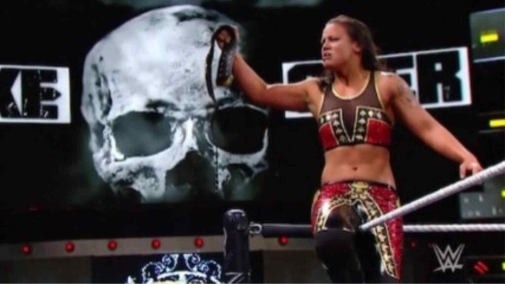 Shayna Baszler defeats Ember Moon to win the NXT Women's Championship at NXT TakeOver: New Orleans