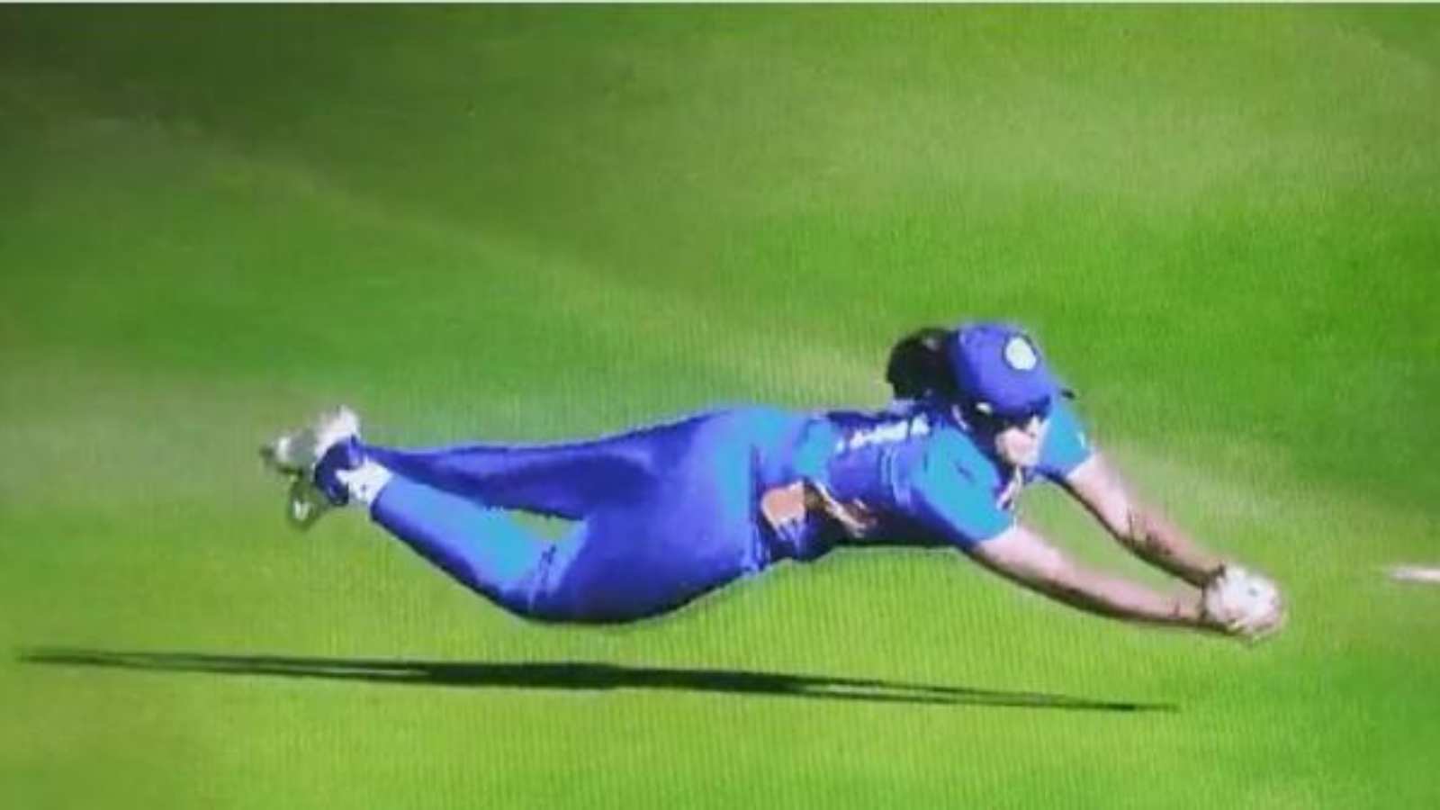 WATCH: Radha Yadav takes a stunner to dismiss the dangerous Tahila McGrath in CWG 2022 final