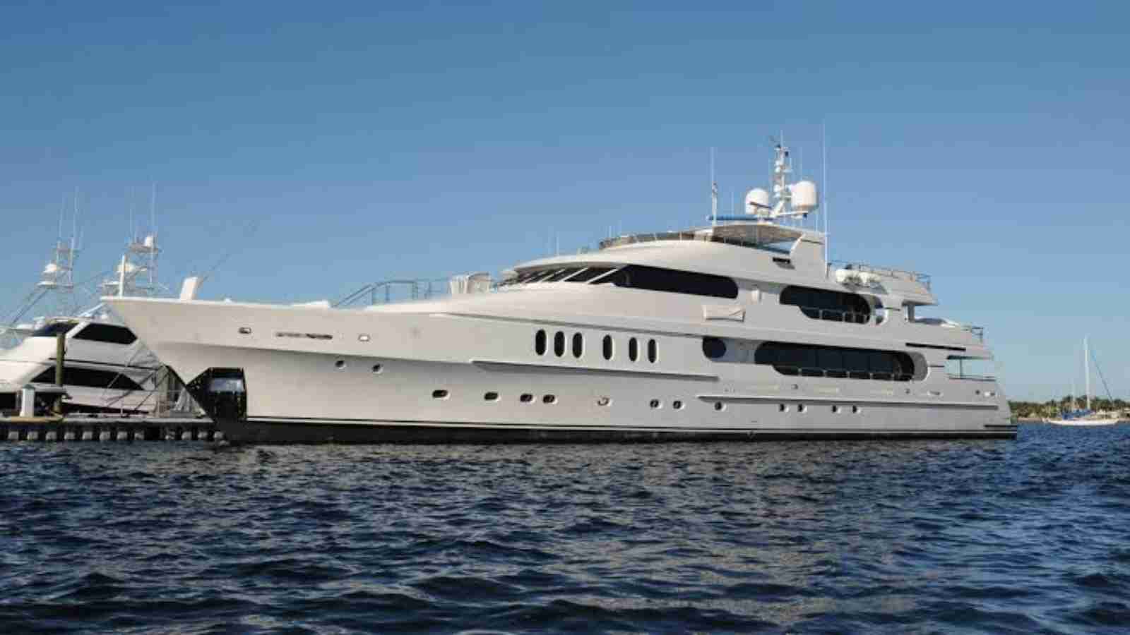 Tiger Woods’ $20 MILLION Super yacht “Privacy” is the epitome of Secretive Luxury Toys that will leave you in awe