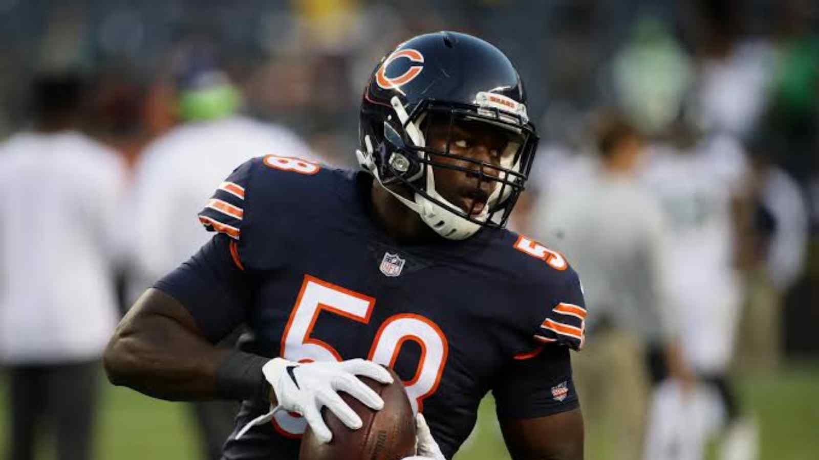 “Refused to negotiate in good faith,” Chicago Bears LB Roquan Smith requests trade move out of franchise