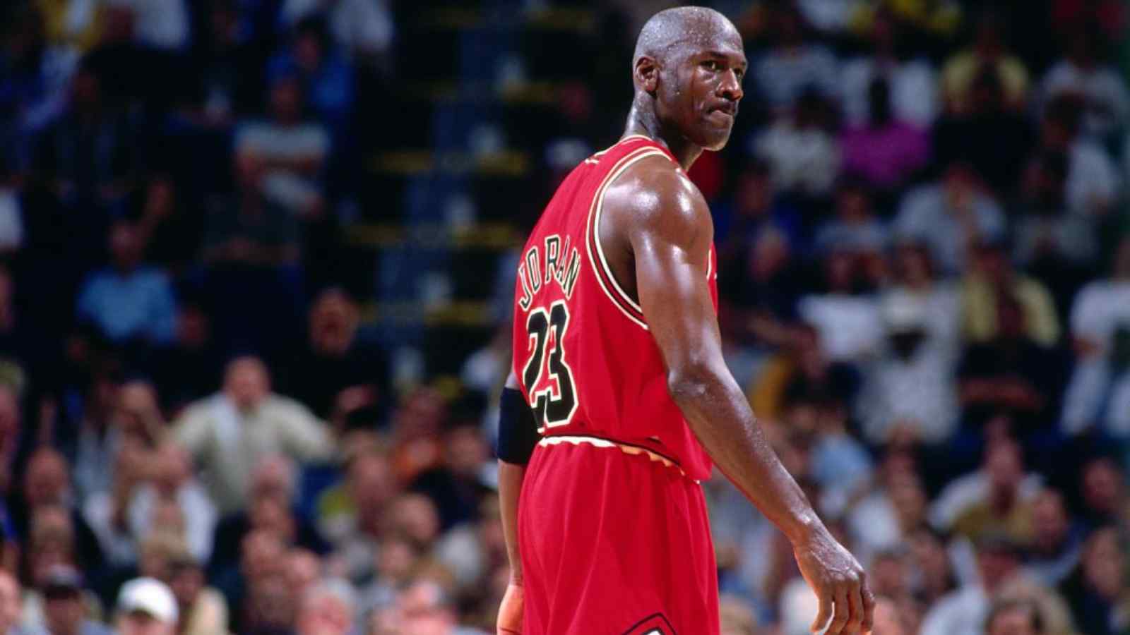 “I don’t care if you’re the GOAT or not” Michael Jordan once shockingly had his ribs broken by former NBA star