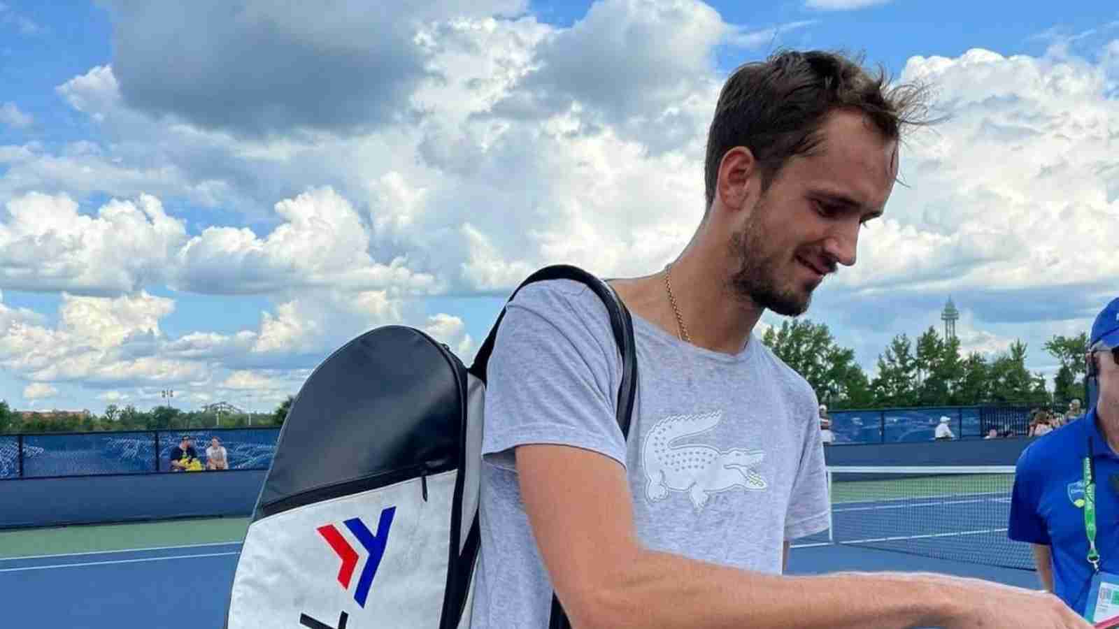 “Publicity stunt?” Twitter takes a cheeky jibe at Daniil Medvedev’s act of kindness at the Cincinnati Masters