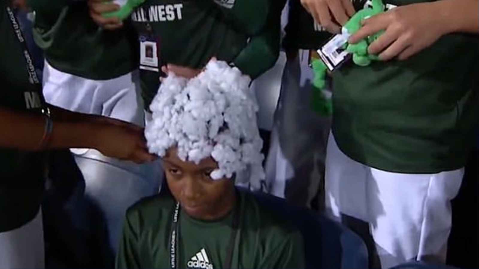 “This is f**king sickening”: Little League players/coaches putting cotton on African-American child’s hair, MLB twitter turns hateful