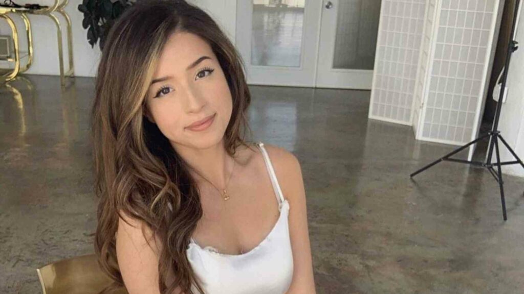 "We have your back Poki": Fans react as Pokimane expresses gratitude to the fans defending her on social media