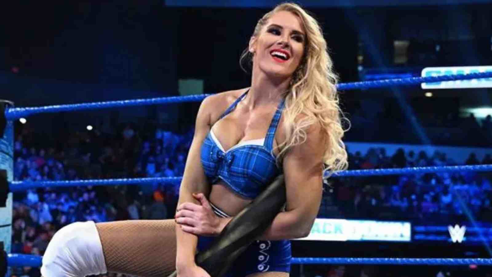 WATCH: Lacey Evans changes the color of her hair and releases a very revealing photo of herself