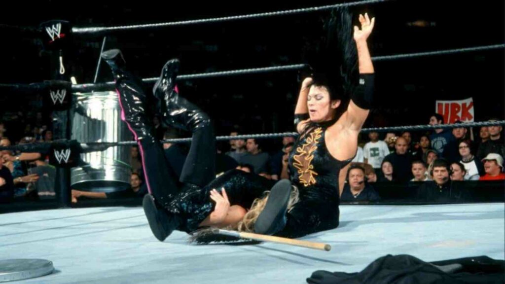 Trish Stratus vs Victoria at 2002 Survivor Series