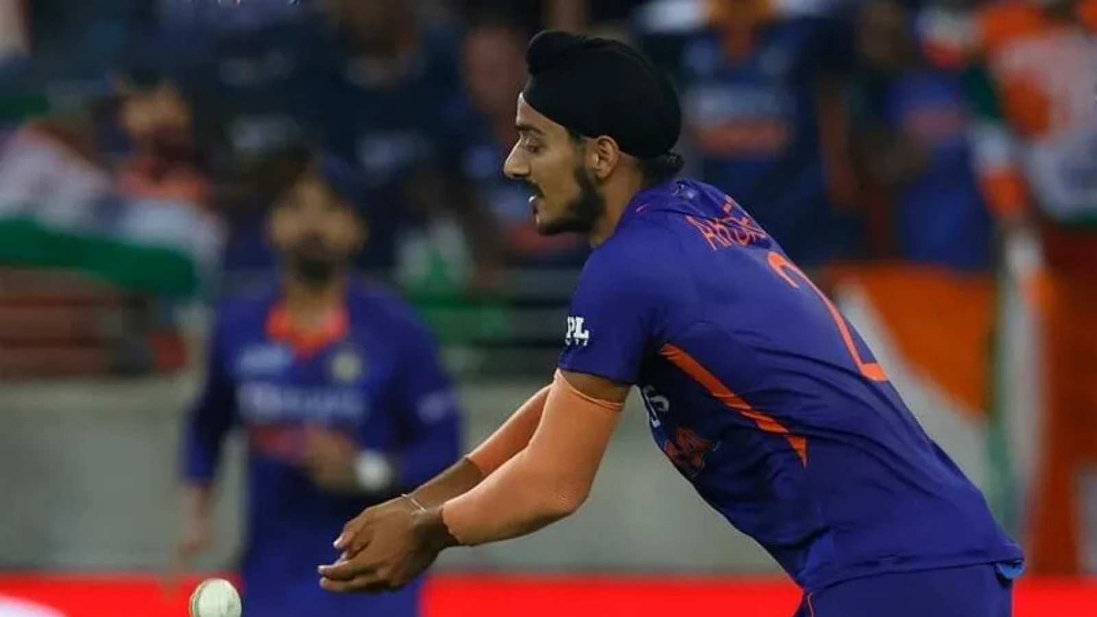 WATCH: Punjab leader calls Arshdeep Singh’s mother after pacer faced vicious trolls for dropping catch against Pakistan