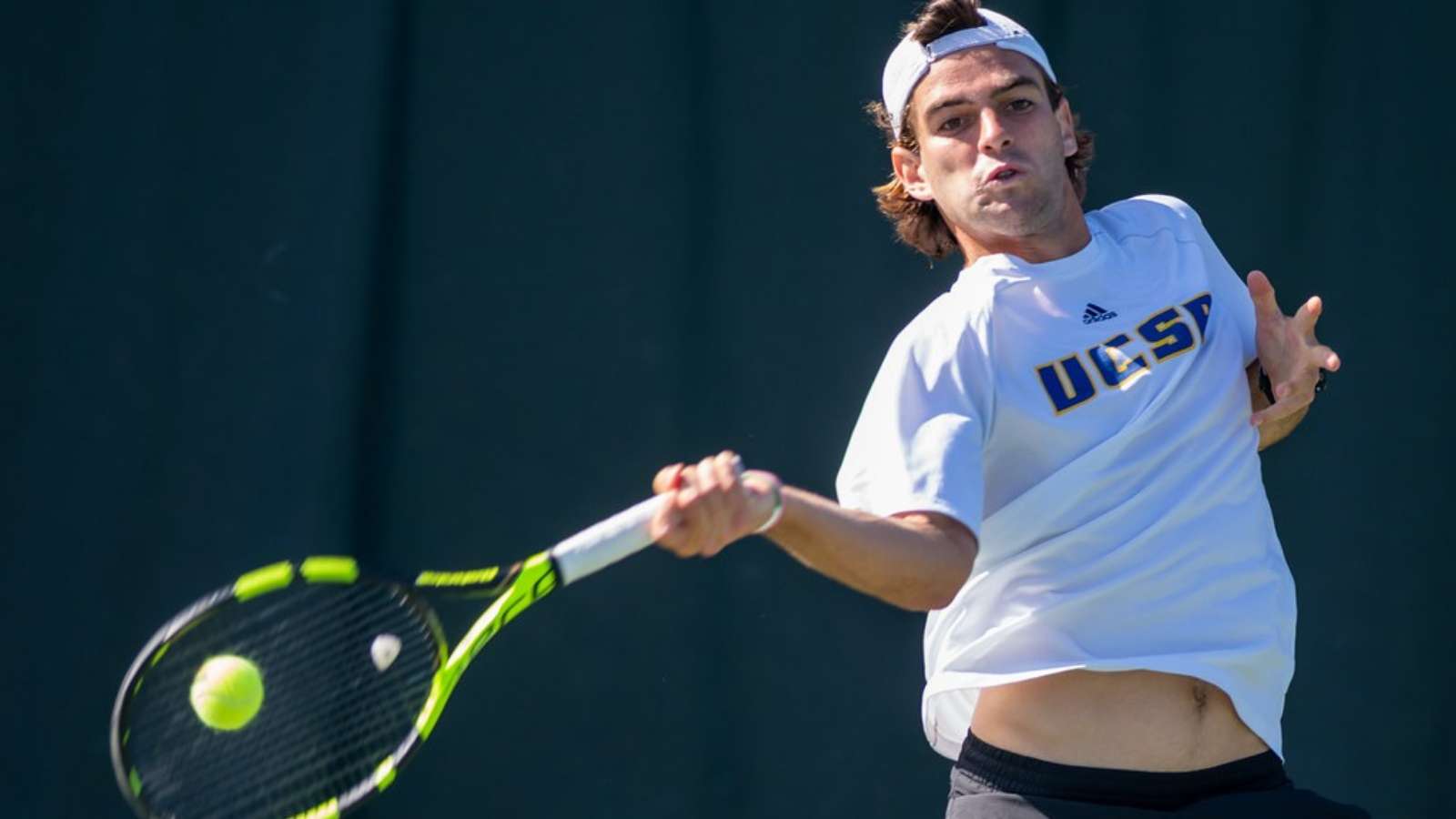 “Sand got stuck in my underwear,” Tennis player gets disqualified for taking shower mid-match at Sevilla Challenger