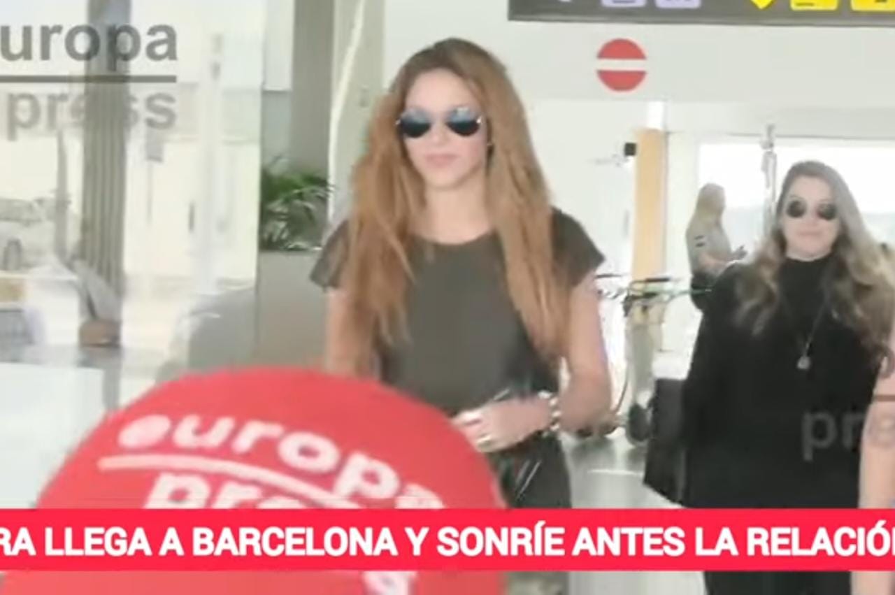 WATCH: Shakira smiles after being asked about Gerard Pique’s new relationship on arrival in Barcelona