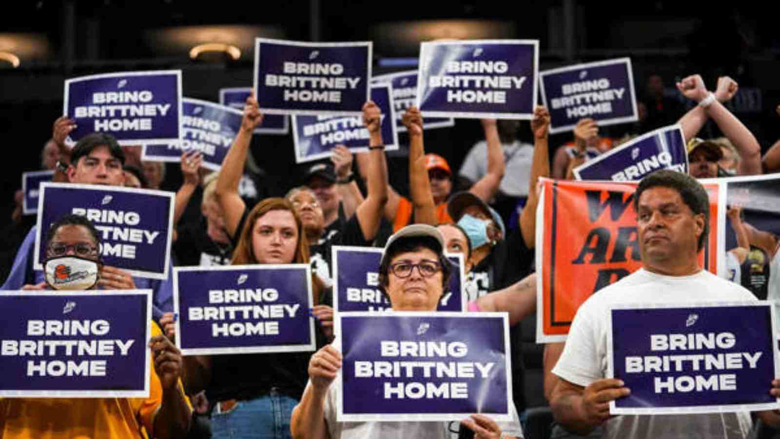 “The PRIVATE handwritten letter,” Brittney Griner provides major hope of comeback with three-word message despite 9 years left in Russian prison