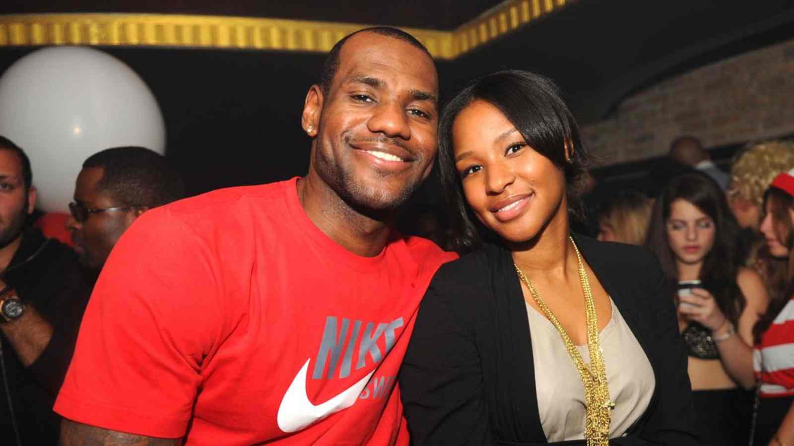 “Why’re you so irritating” Savannah James showed husband LeBron the middle finger on their anniversary