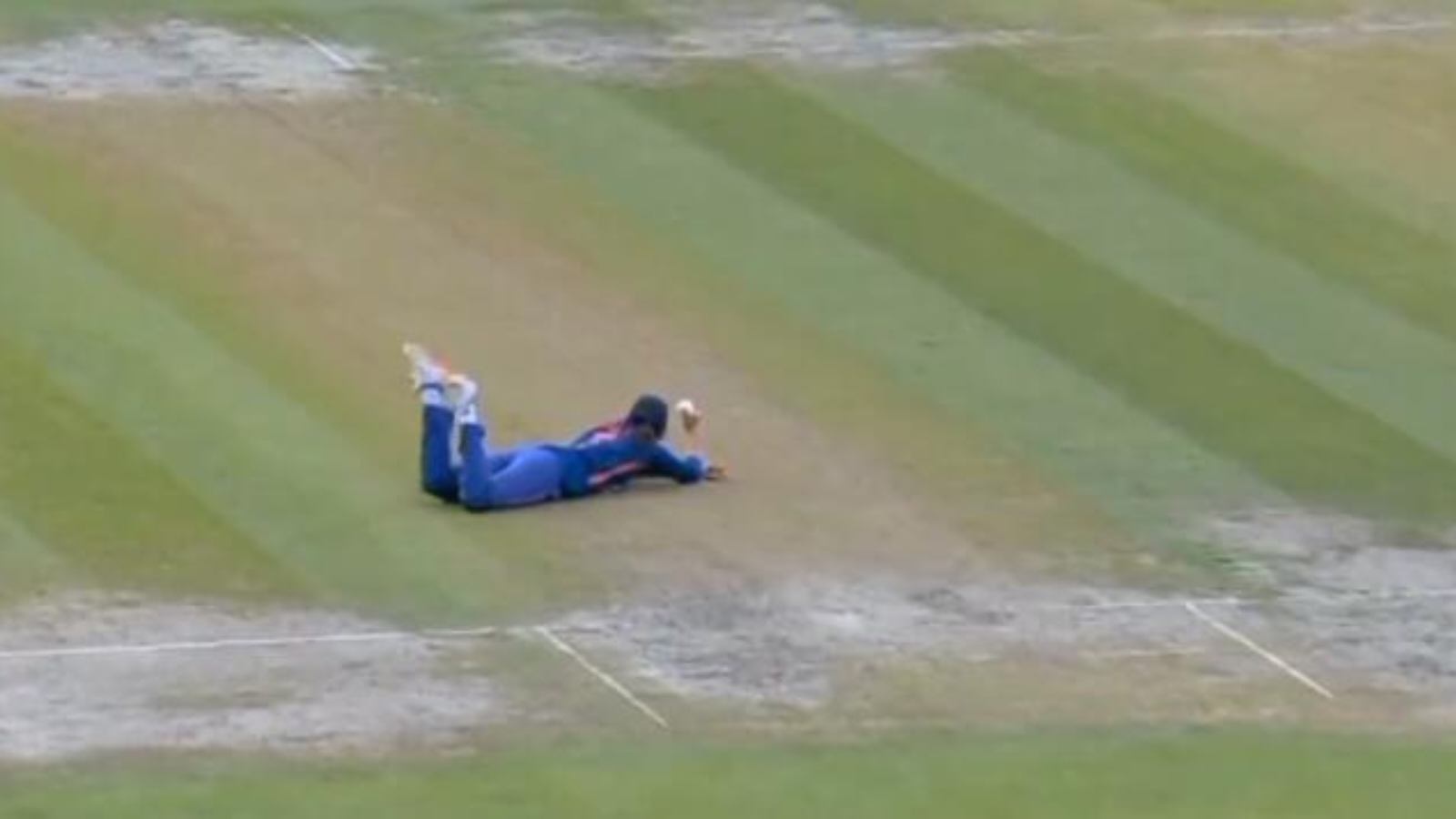 WATCH: Harmanpreet Kaur produces stunning diving one-handed catch to dismiss England’s Alice Capsey