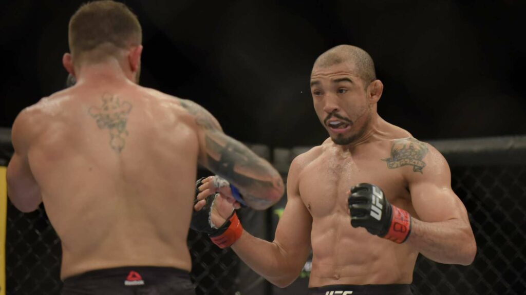 Jose Aldo (R) takes on Alexander Volkanovski (R)