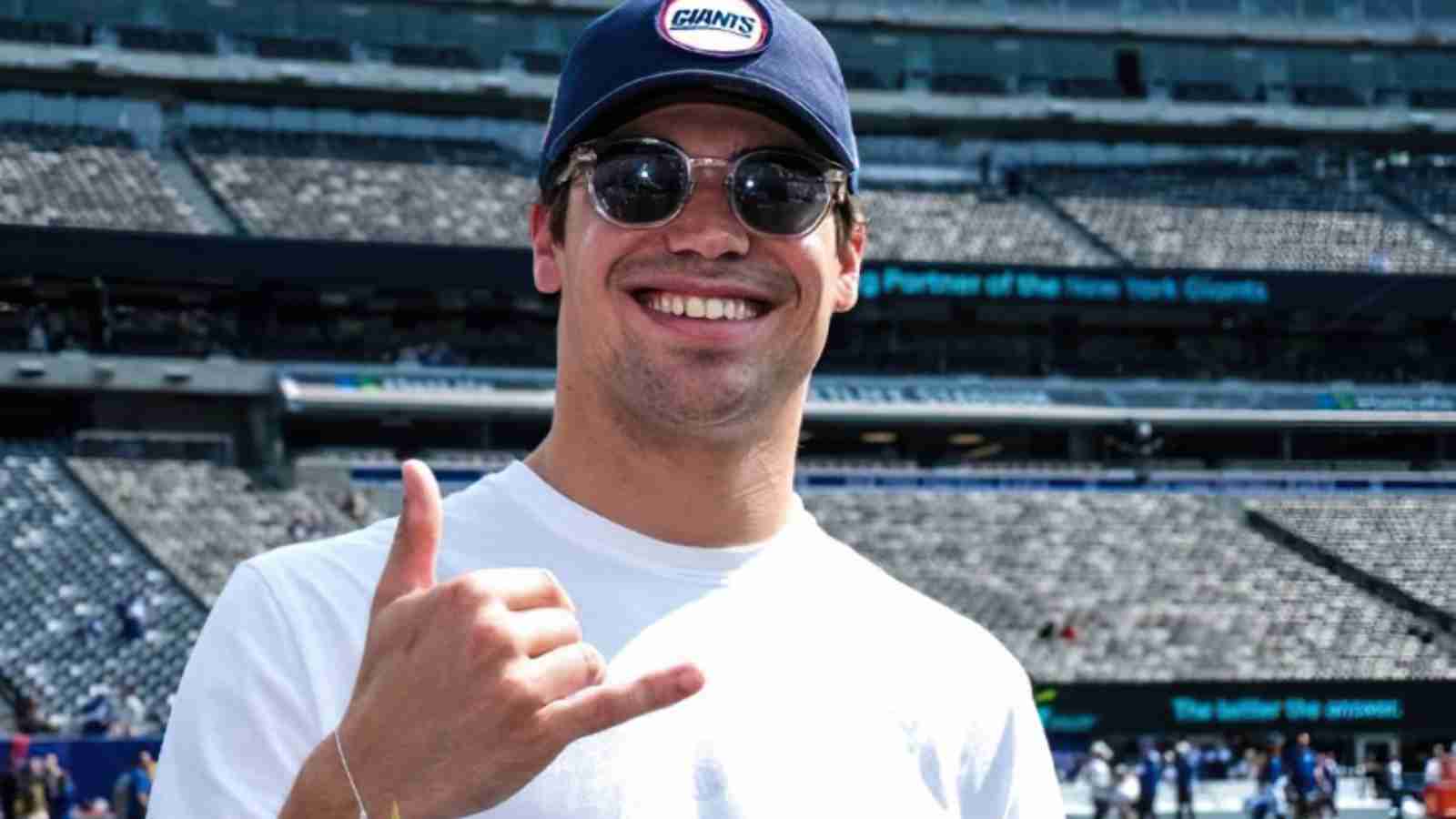 Photo: Lance Stroll enjoying break by watching his favourite NFL team play