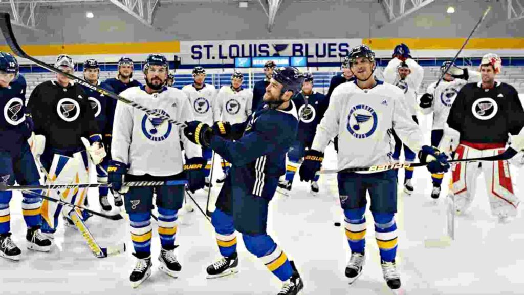 St. Louis Blues congratulate Albert Pujols