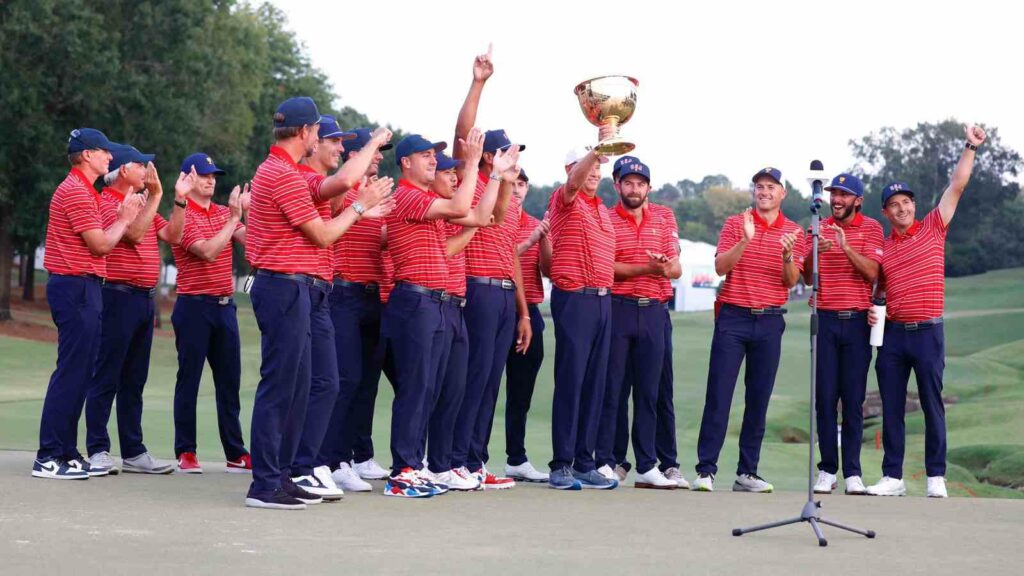 US Team lifts the Presidents Cup, Credits: IMAGO / Icon Sportswire