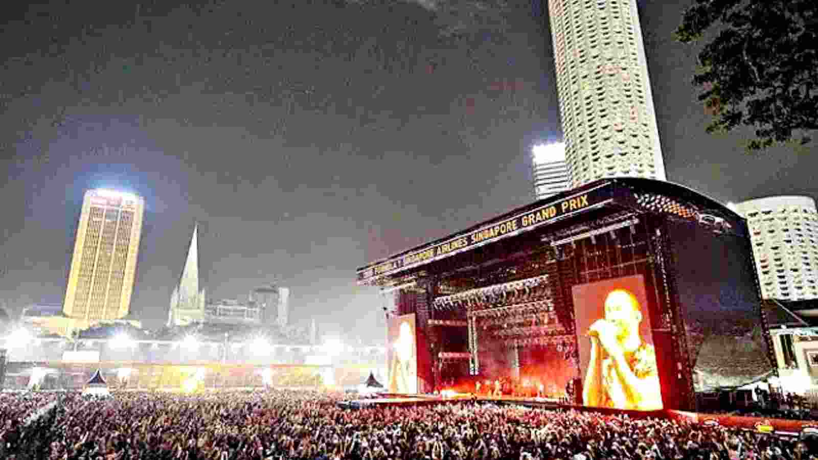 WATCH: When Maroon 5 star Adam Levine rocked the stage at Singapore GP 2015 after famous Sebastian Vettel victory