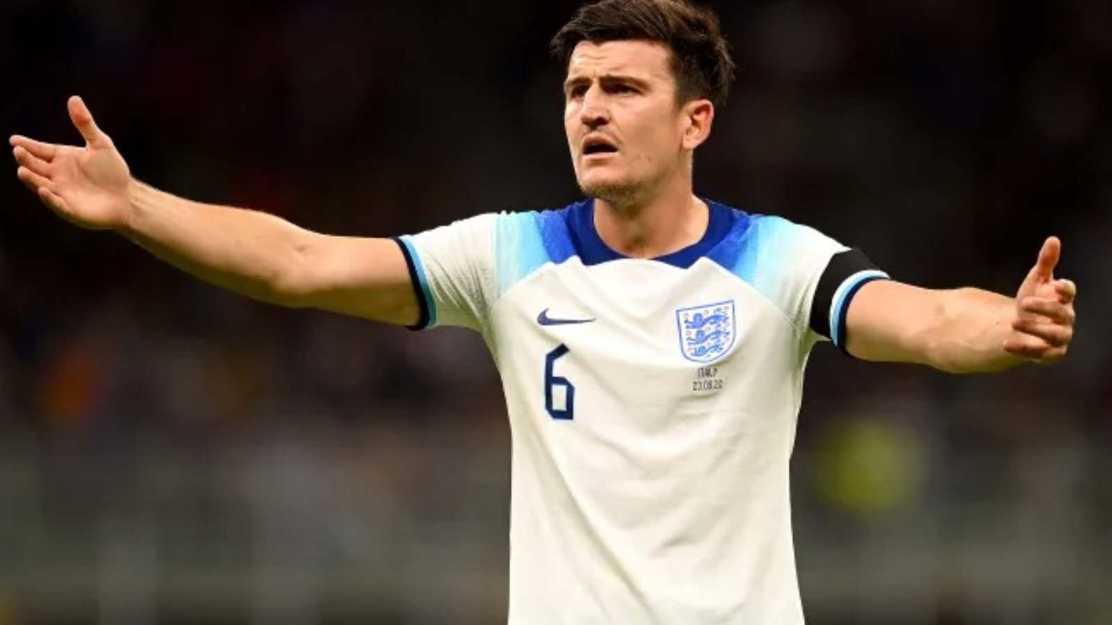 “He never hides away”- Manchester United defender leaps huge praise on Harry Maguire