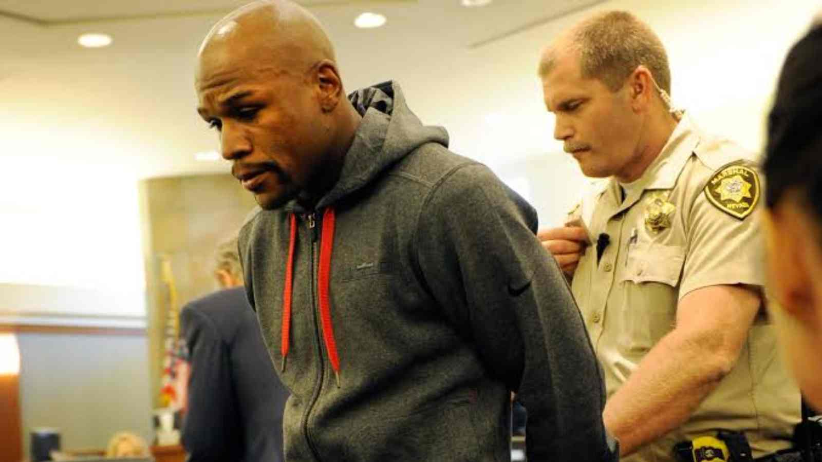 Floyd Mayweather wins another battle as court dismisses $400,000 lawsuit against him