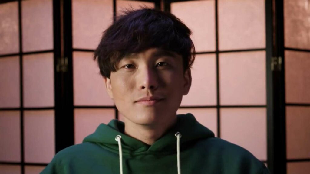 "I'm gonna get kicked out": Sykkuno plans to mock Twitch by wearing YouTube Gaming hoodie at TwitchCon 