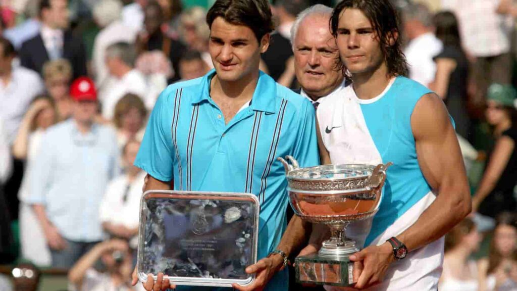 Roger Federer and Rafael Nadal after the 2007 French Open - IMAGO / PanoramiC