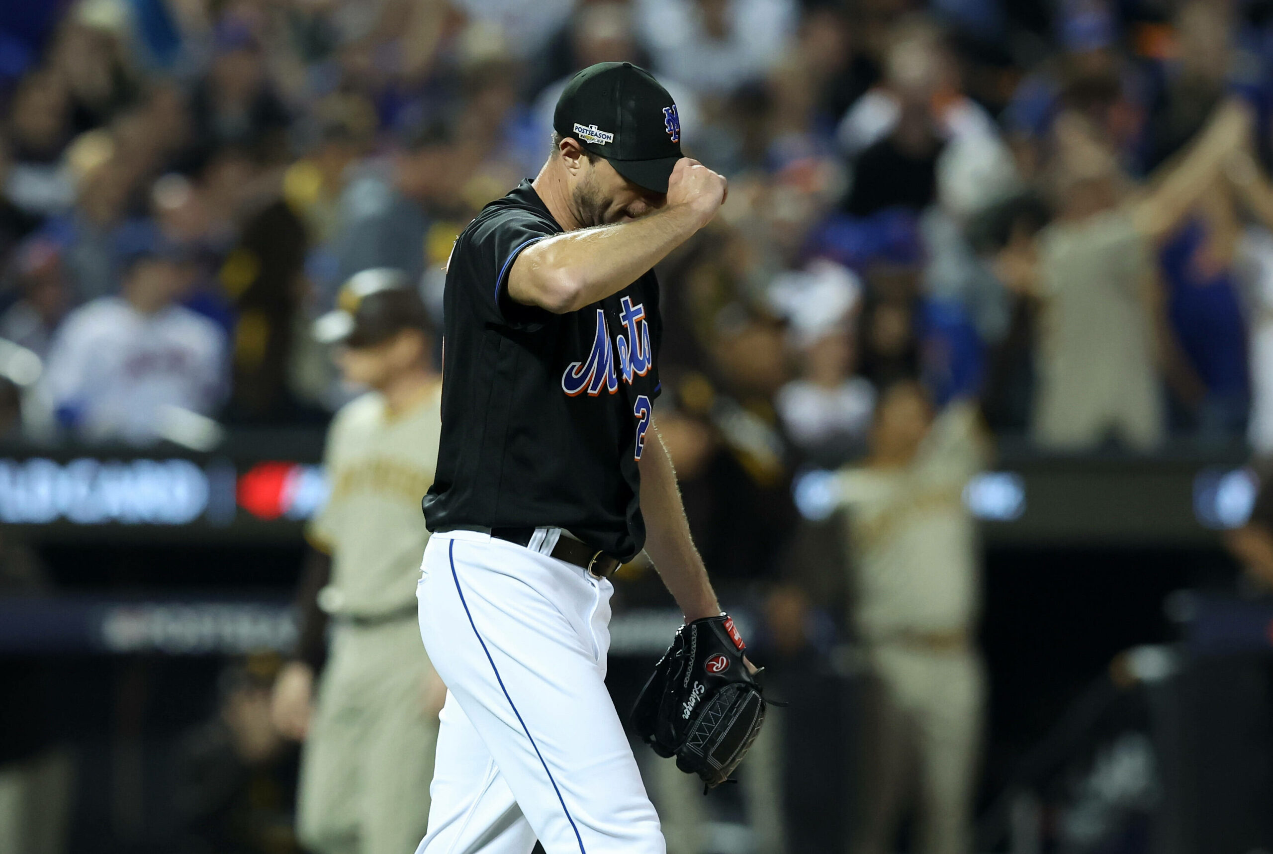 “Lowest of lows” Max Scherzer allowing 7 earned runs against the Padres, not living up to the expectations of Mets’ fans