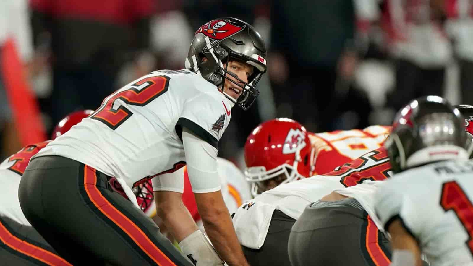 “WORST NFL CALL ever”: NFL Fans are ENRAGED over Grady Jarrett getting a ridiculous Roughing the Passer call on Tom Brady (Watch)