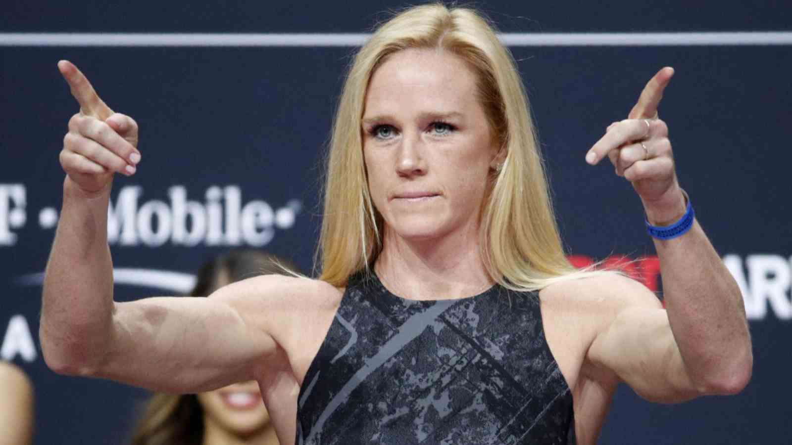 “I miss boxing” – Holly Holm admits that she miss boxing and stated that she will be a champion upon her return