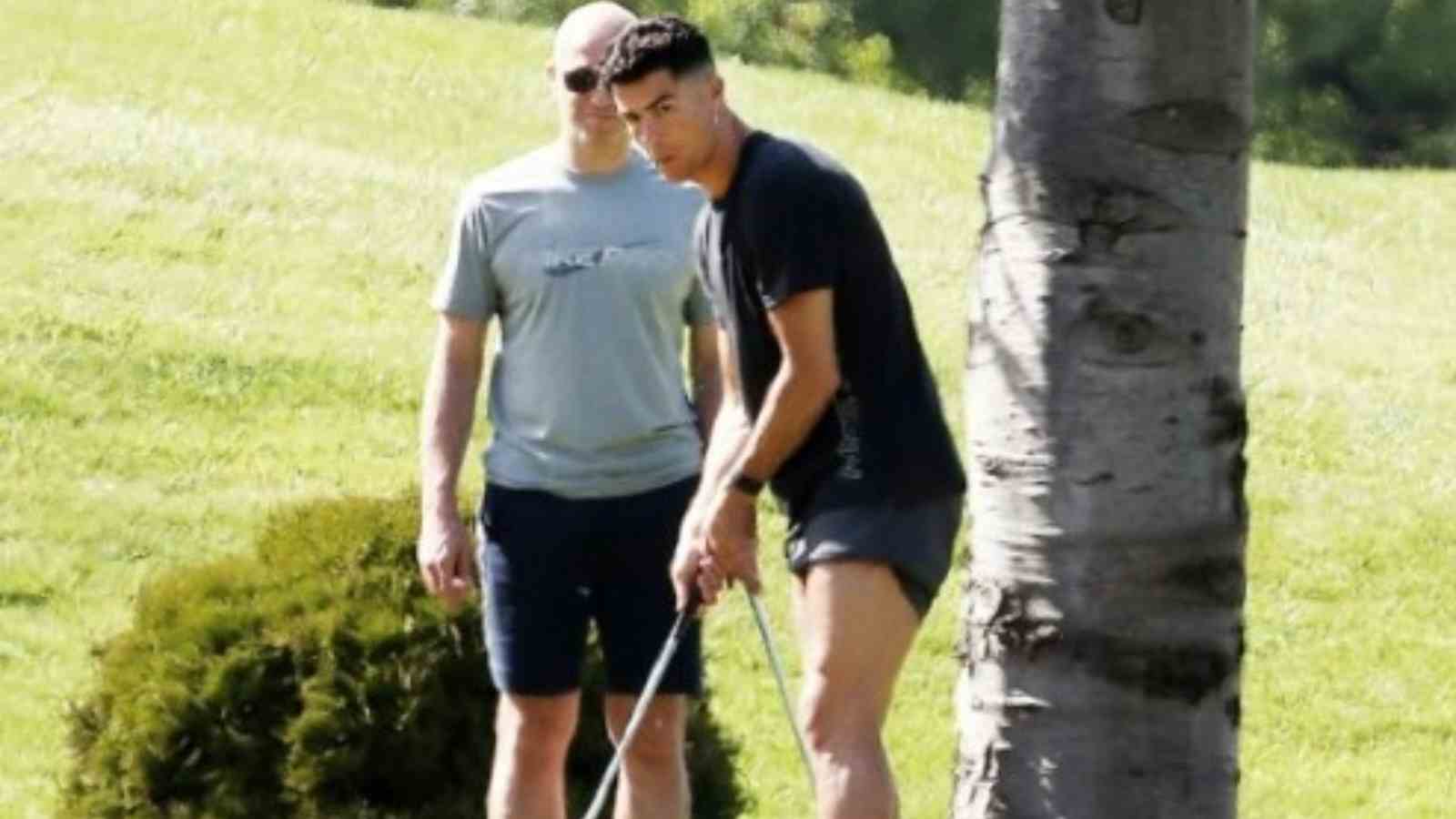 “Flaunt those legs”- Cristiano Ronaldo was caught finding serenity in Golf as Media scuttlebutts over his ManU future