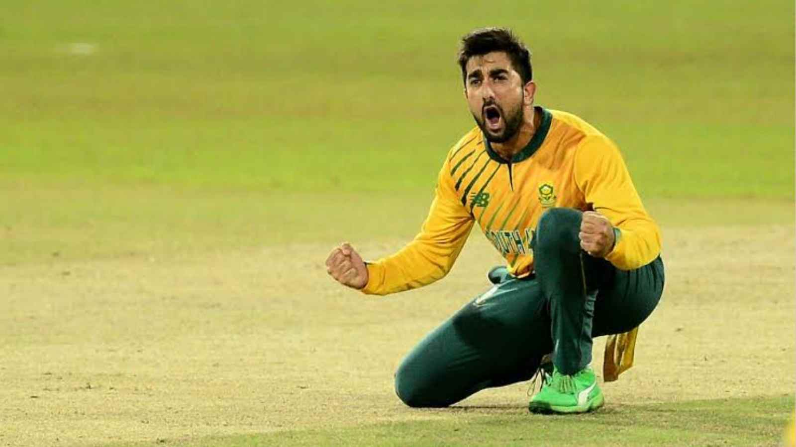 “Publicly give a friendly warning at once to ALL the batters with 1 tweet”- Tabraiz Shamsi rubbishes ‘friendly warning’ to non-strikers before mankadding