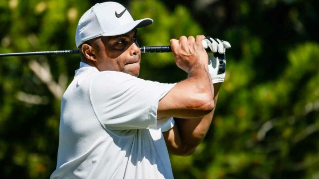 Charles Barkley playing golf