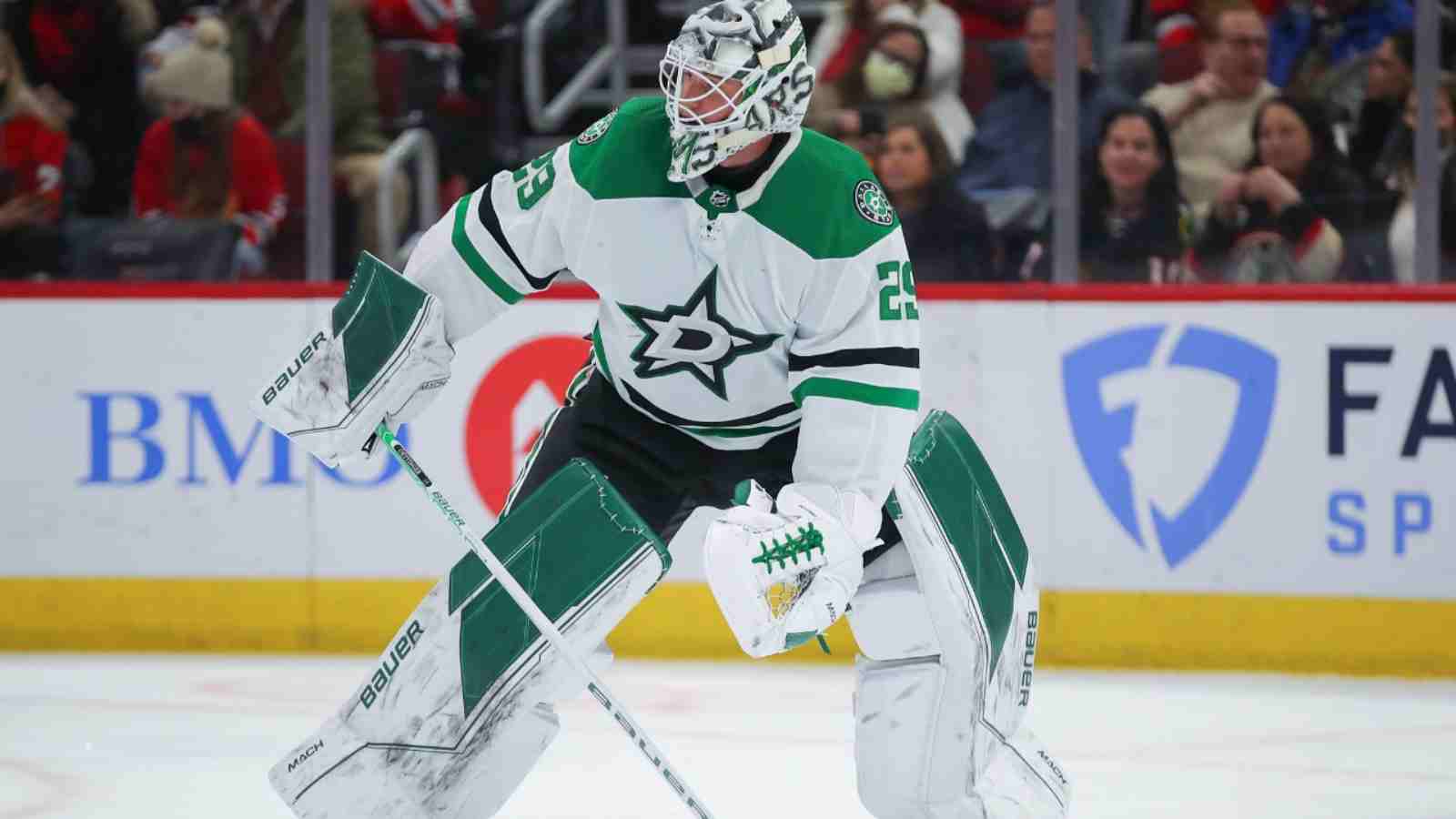 <strong></noscript>WATCH: Jake Oettinger’s “key saves at key moments” help Stars remain undefeated in game against Jets</strong>