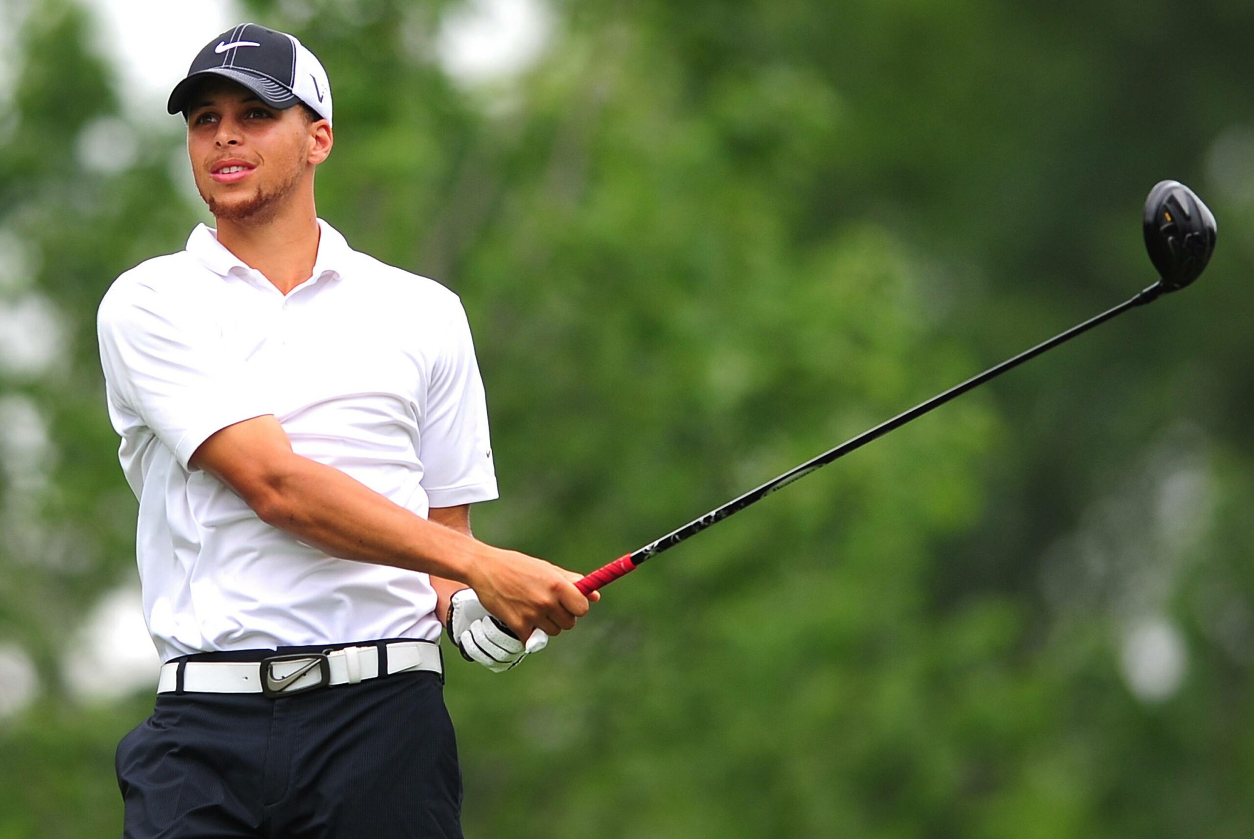 Stephen Curry launched a FULL-FUNDED Golf tour for young depreciated players, wanted more BLACK golfers to follow Tiger Woods’ footsteps