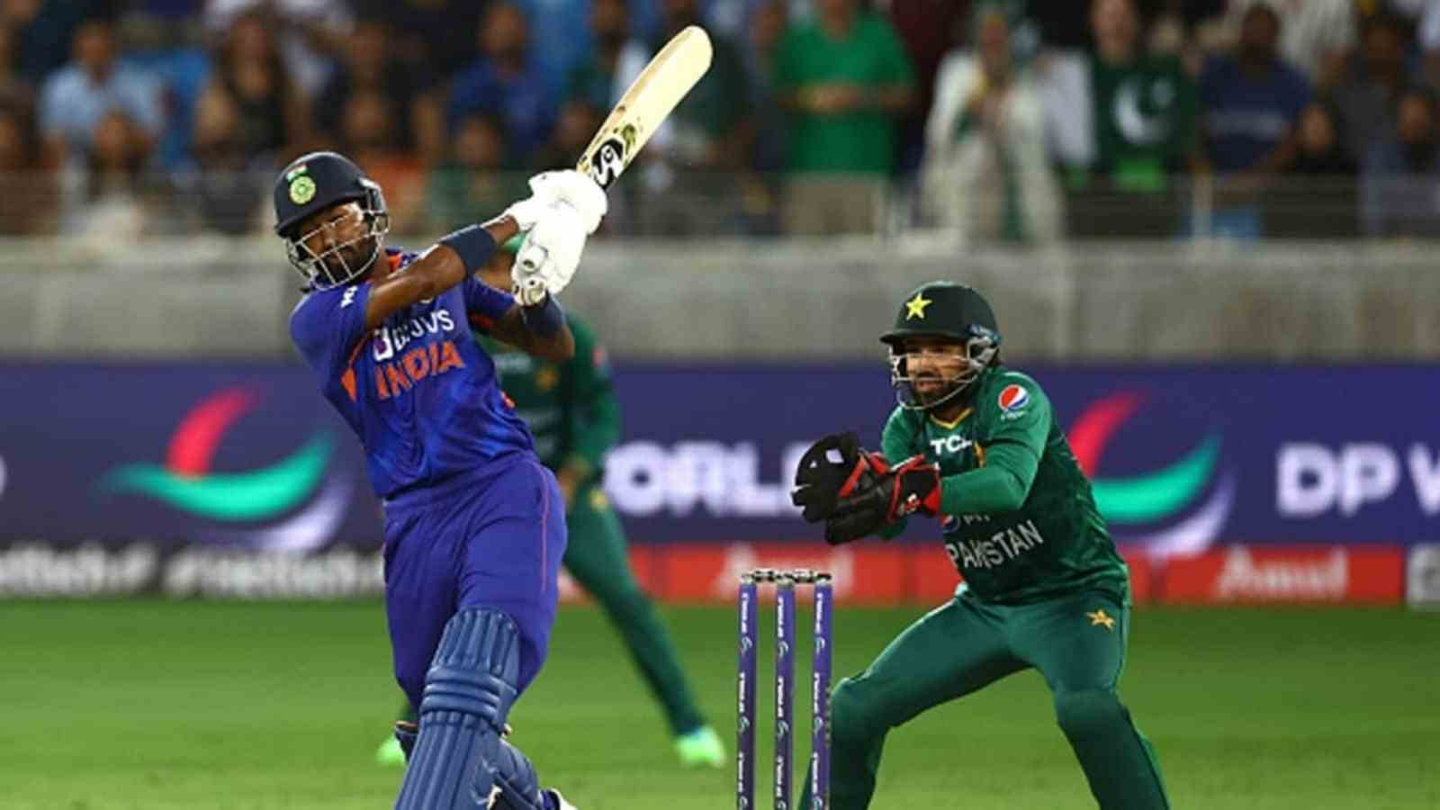 “Pakistan World Cup khelne bi Aayega”- Aakash Chopra makes a bold claim highlighting the helplessness of PCB