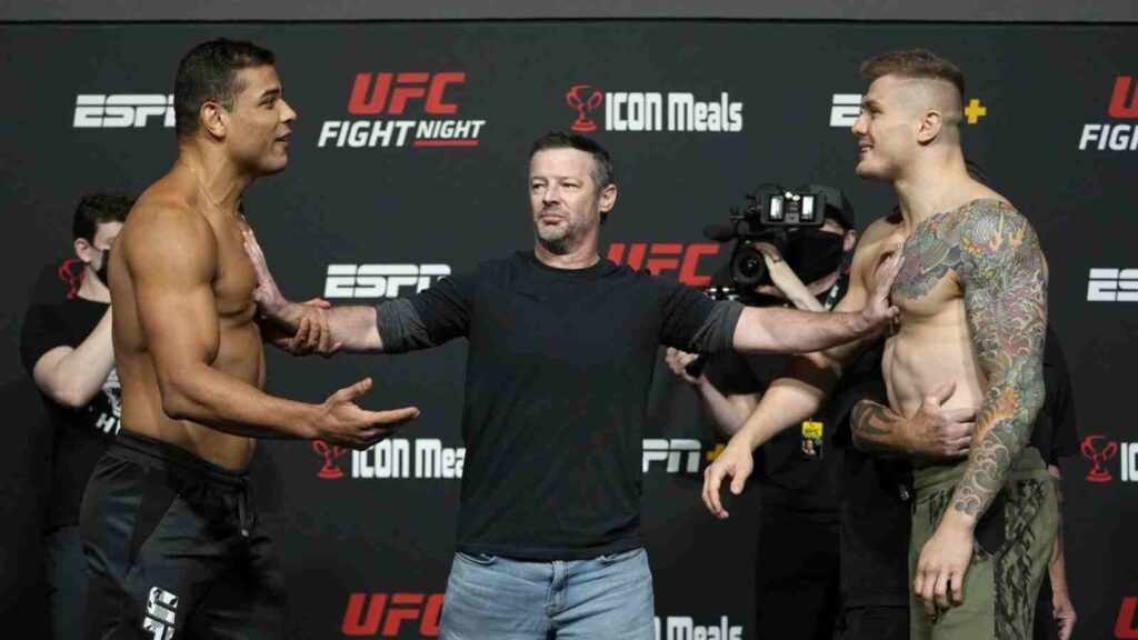 Paulo Costa (L) faces off against Marvin Vettori (R) in 2021