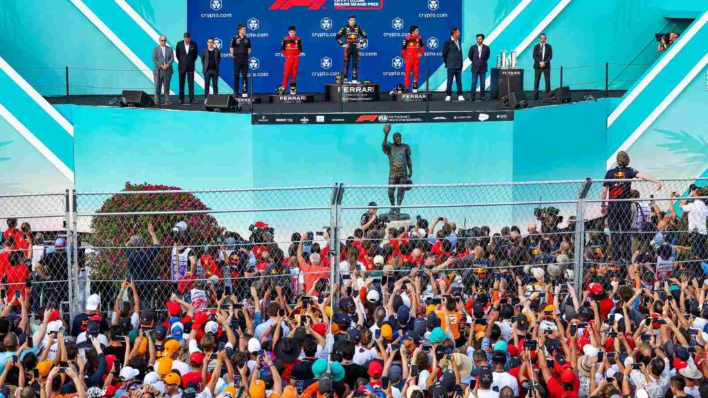 The podium ceremony of the F1 Miami Grand Prix 2022 (IMAGO / PanoramiC)