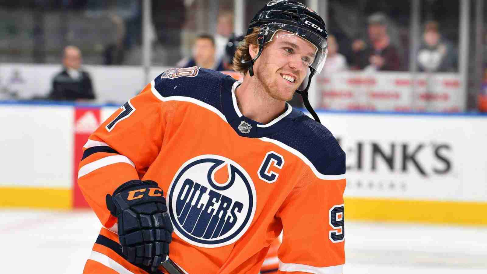 WATCH – Connor McDavid joins Mario Lemieux hits 60-goal mark in OT during Oilers vs Coyotes game, NHL Twitter reacts