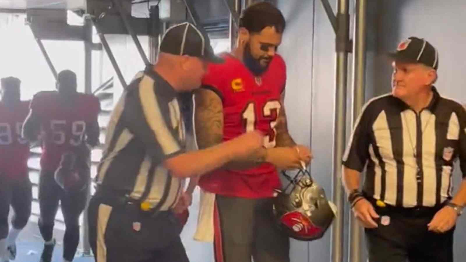 “I talk to a lot of officials, we’re all human beings” Mike Evans presents his take on the officiating controversy after the Bucs-Panthers game