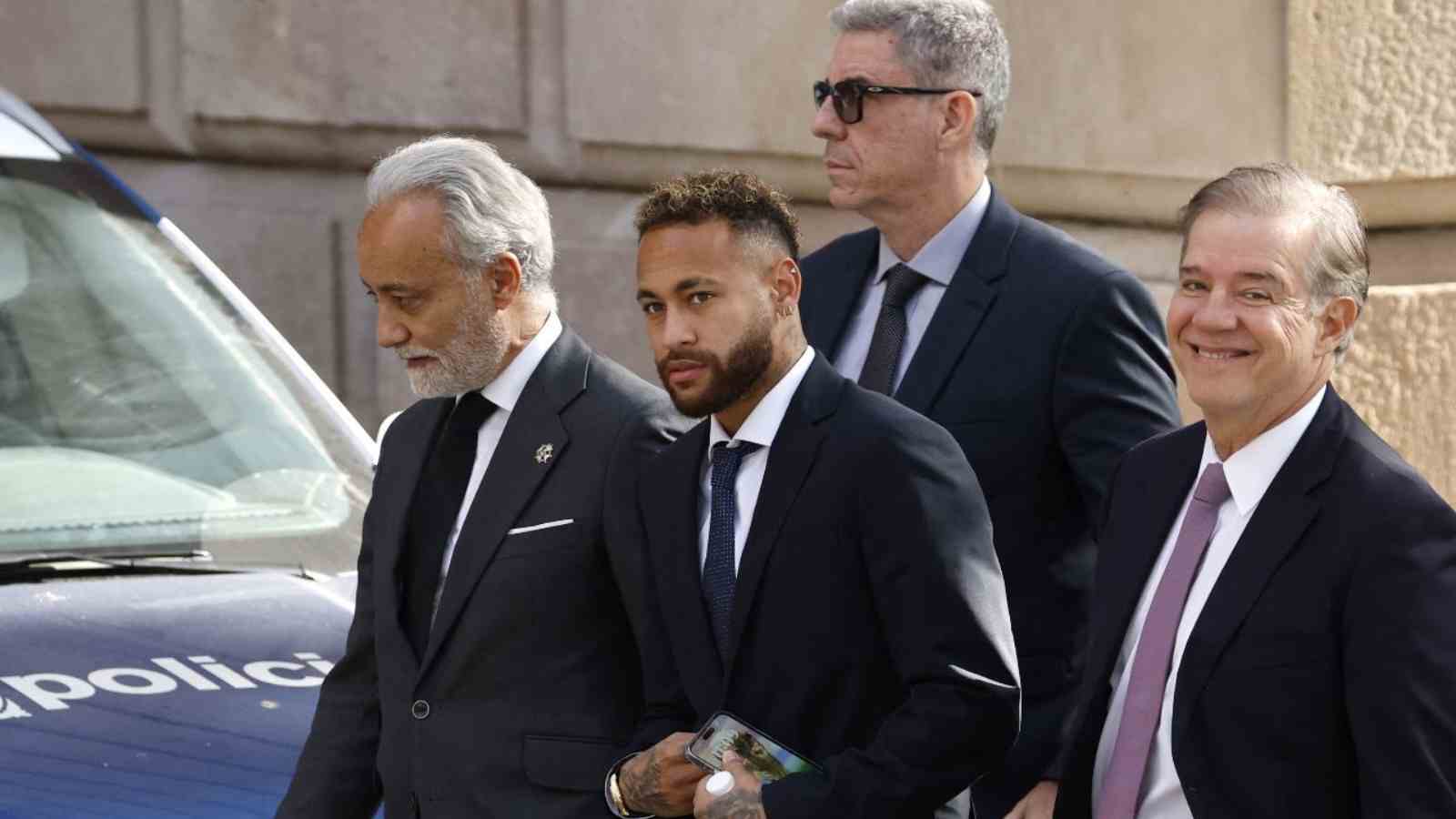 Neymar reacts after Spanish prosecutor withdraws all charges against him with regards to Barcelona transfer