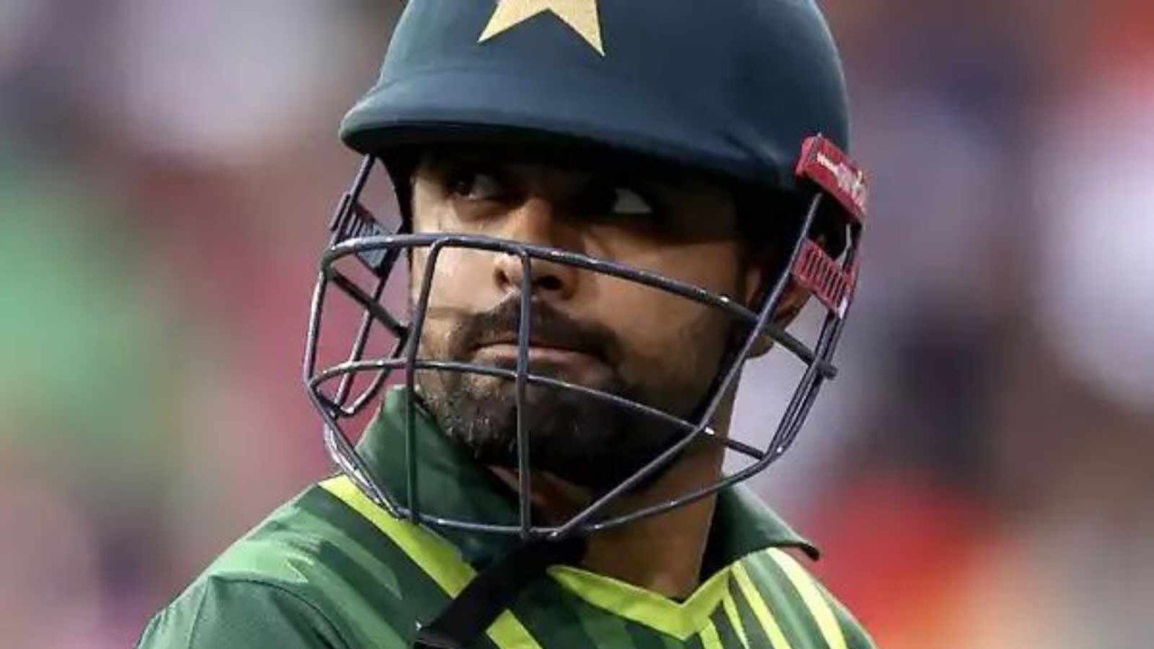 “Pitaji main firse fail ho gya”- Twitter reacts as Babar Azam fails to deliver in Pakistan’s victory against the Netherlands