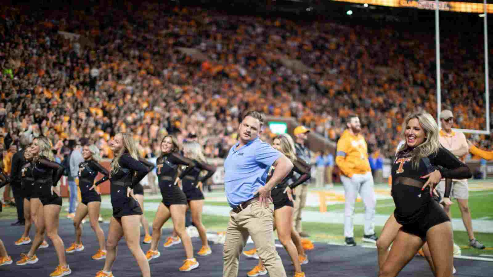 “He absolutely POPPED” NFL Twitter hails University of Tennessee’s security guard for splendid impromptu performance with the Dance Team