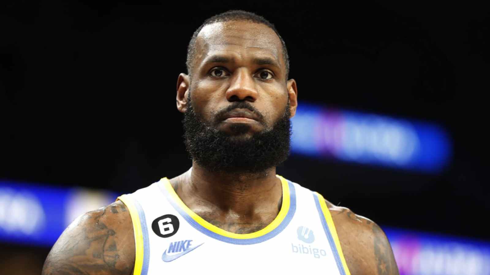 “He’s a fierce, fierce competitor” Darvin Ham claims LeBron James REFUSES to play fewer minutes despite turning 38-years-old