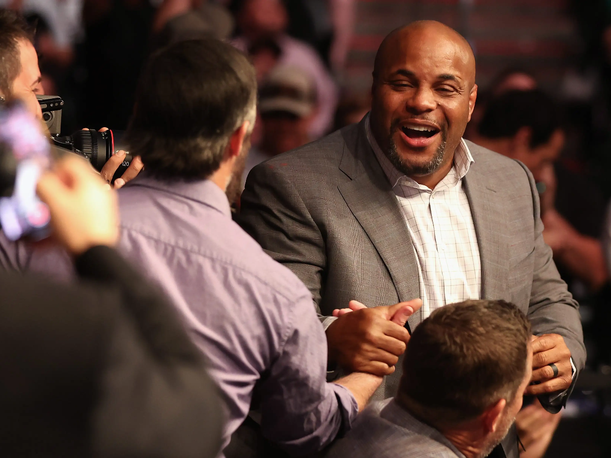 “Fire DC”- Fans ridicule Daniel Cormier after an AWKWARD moment at the UFC Vegas 64 post-fight interview