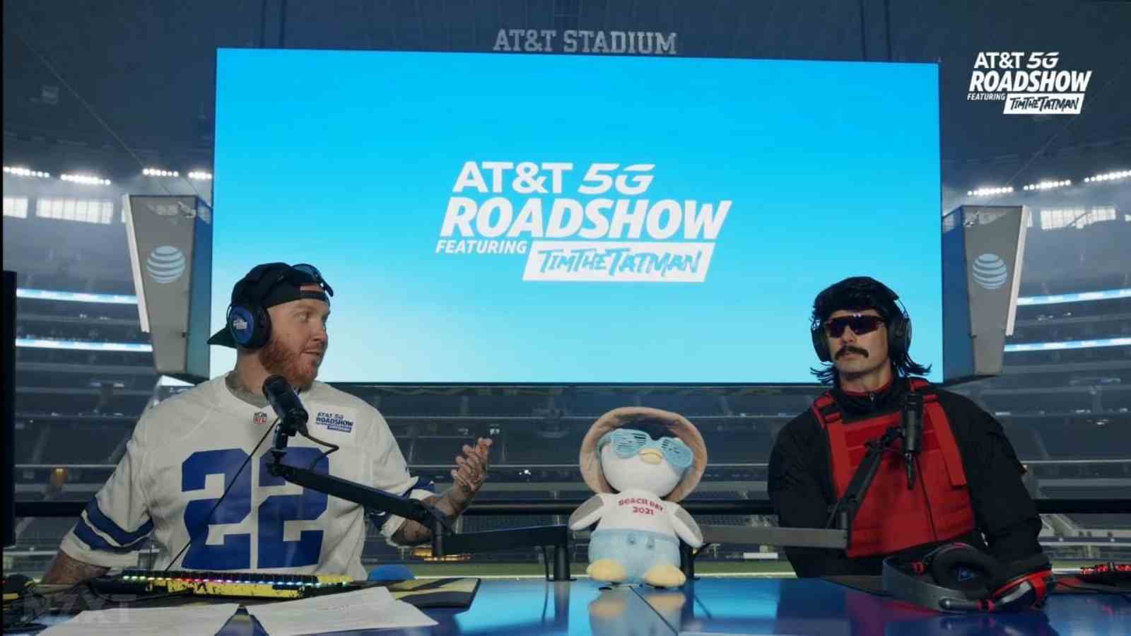 Dr DisRespect turns up as TimTheTatman’s special guest at Dallas Cowboys stadium to play Modern Warfare 2