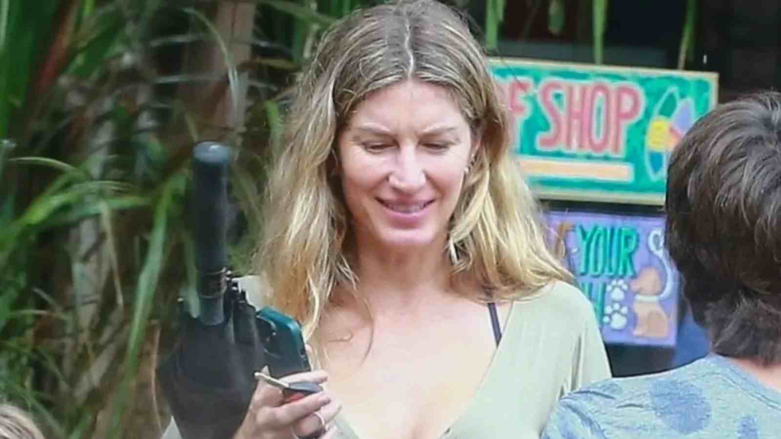 “Think Tom wore that one out,” NFL Twitter Roasts Gisele Bündchen’s first Costa Rica getaway appearance after Tom Brady divorce