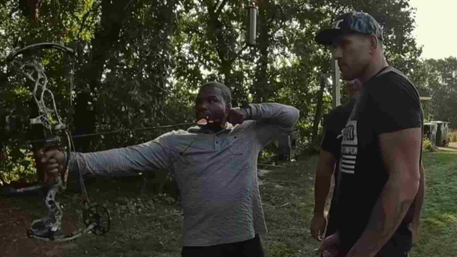 “I’m like Robin Hood out this b**ch” – UFC 281 star Alex Pereira teaches former UFC fighter archery