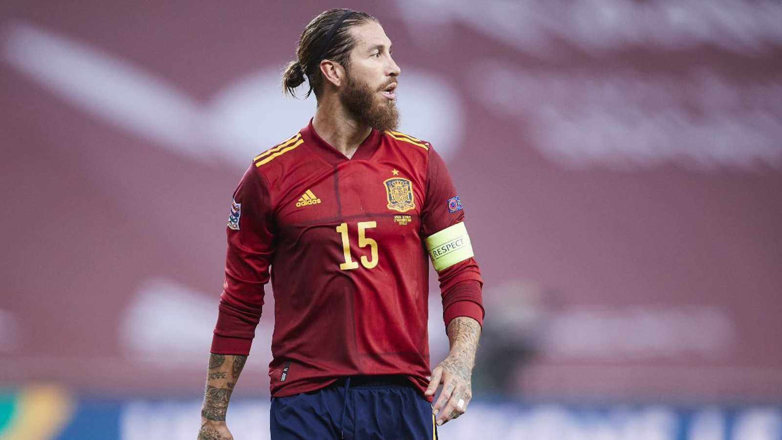 “2 players from CL winners & 7 from Europa strugglers, that’s criminal”- Fans react to Spain’s squad for 2022 FIFA World Cup omitting Sergio Ramos